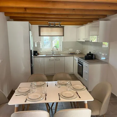 Stone House Bourgos