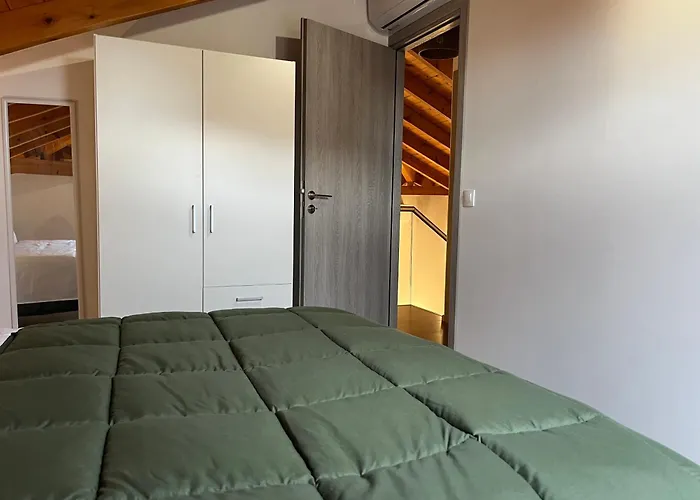 Stone House Bourgos בית נופש *