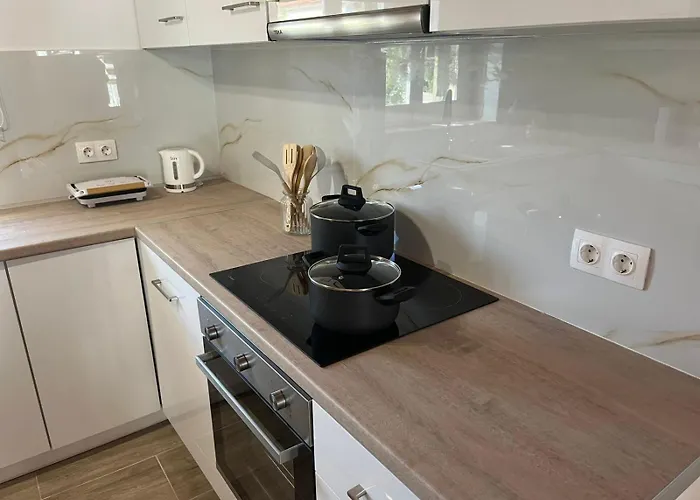 Stone House Bourgos Hébergement de vacances *